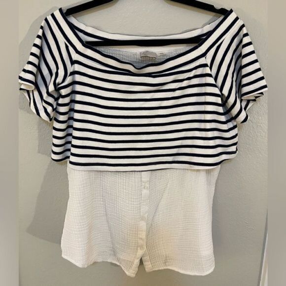 Anthropologie Tops - Gorgeous Anthropology Top Small Excellent Condition